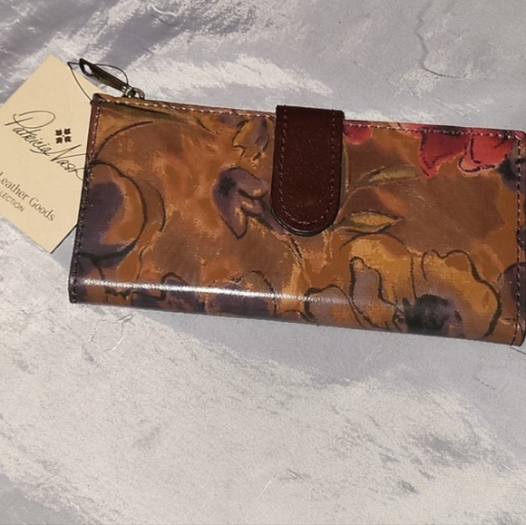 Patricia Nash Nazari bi fold BNWT - Picture 1 of 4